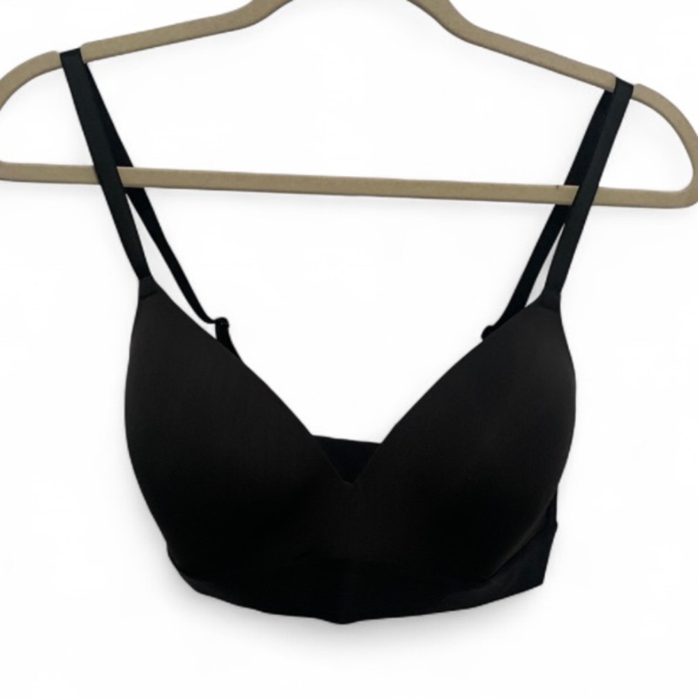 New with Tags Earth Republic Black Wireless Bra Size 34D